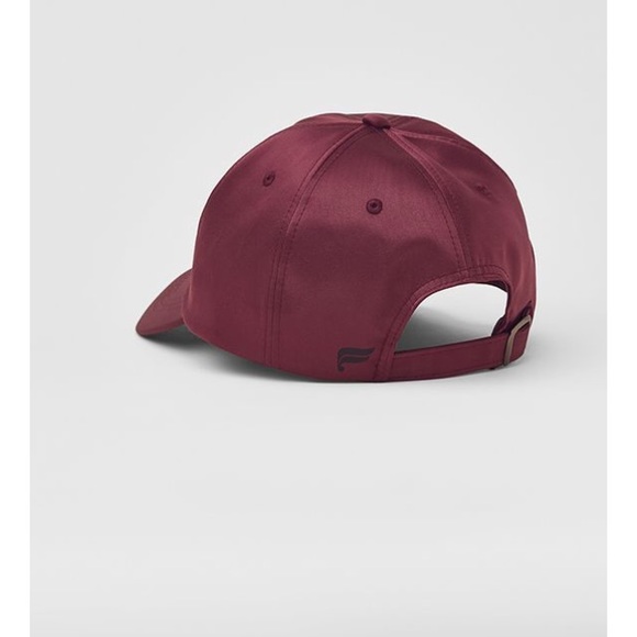 Fabletics Breezy Cap II in burgundy - Picture 3 of 3